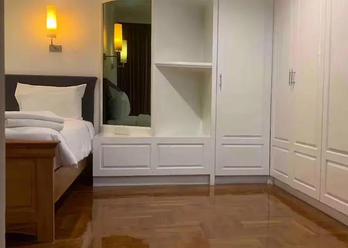 Lejlighed Trinity Classic 3br Location Bangkok