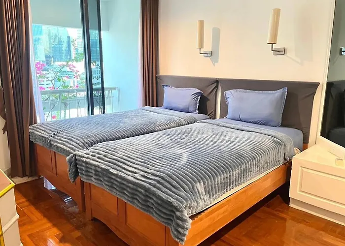 Trinity Classic 3br Location Lejlighed Bangkok