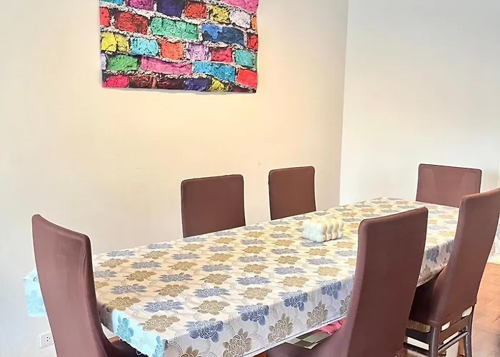 Trinity Classic 3br Location Lejlighed *